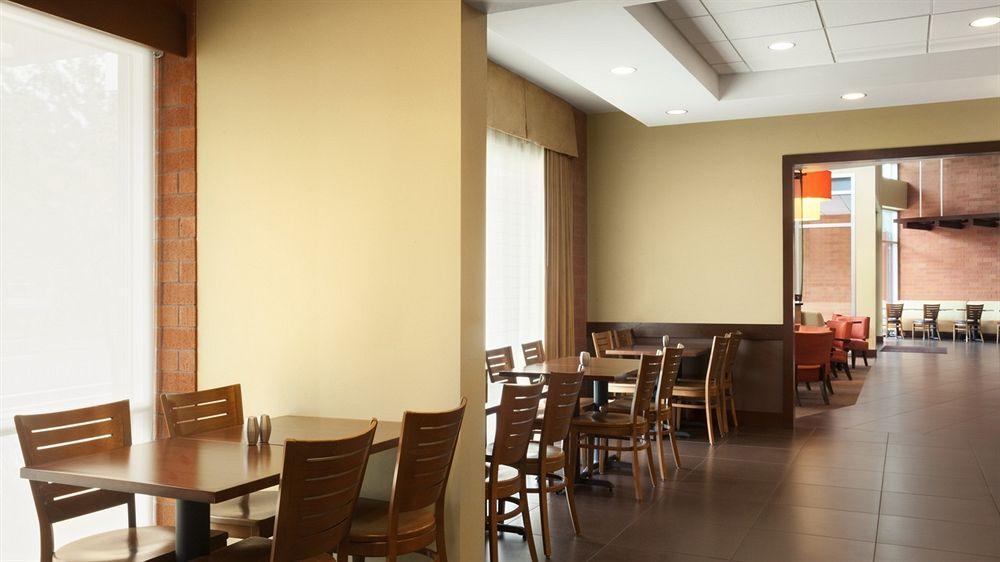 Hyatt Place Portland Airport/Cascade Station Экстерьер фото